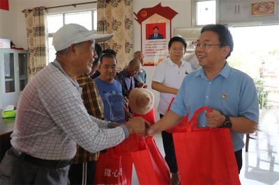 【下基层察民情解民忧暖民心】宜城市住建局：圆梦“微心愿” 温暖群众心