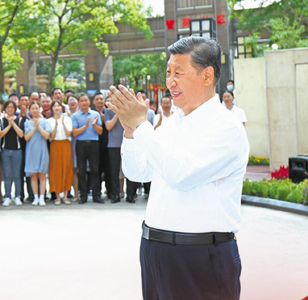 非凡十年：总书记在湖北的感人瞬间