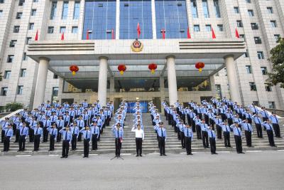 【喜迎二十大 奋进新征程】宜城公安举行升国旗暨安保维稳誓师活动