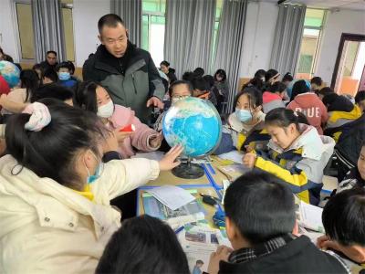 宜城市西街小学:名师引领助成长 快乐课堂在绽放