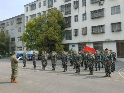 孔湾镇基干民兵集合点验亮风采