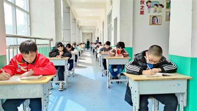 南营街道土城村小学：举办书法比赛 弘扬传统文化