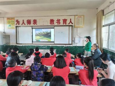 小河镇举行语文优质课竞赛 