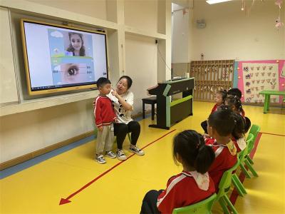 宜城市实验幼儿园：呵护眼睛 点亮童年