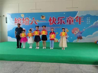 小河镇朱市小学举行“缤纷六一”文艺汇演 