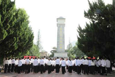 宜城市举办2023年新党员入党宣誓仪式
