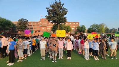 宜城志远学校为孩子们举办集体生日