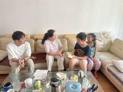 龙头街道自忠路社区：真情帮扶暖人心 金秋助学筑梦行