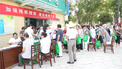 宜城市残联开展残疾预防日宣传活动 增强市民健康意识