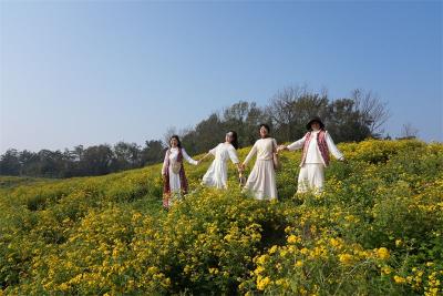 刘猴镇：金秋菊海醉游人 特色产业富乡民