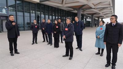【聚焦两会】宜城市政协委员集中参观重点项目