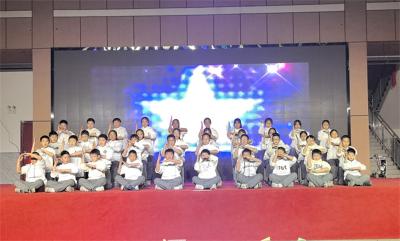 志达学校举行“马踏新程 智创未来”主题迎新汇演