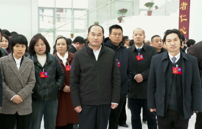 市人大代表集中参观重点项目 感受全市经济社会发展取得的成果