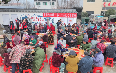 腊八粥香情意浓 王集镇襄江村孝老暖意融