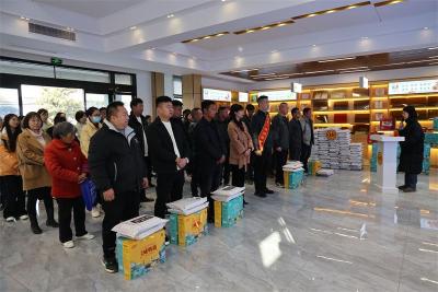 暖途有“家”更安心！宜城货车司机集中入会