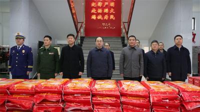 宜城市“四大家”领导春节前夕走访慰问驻宜部队官兵