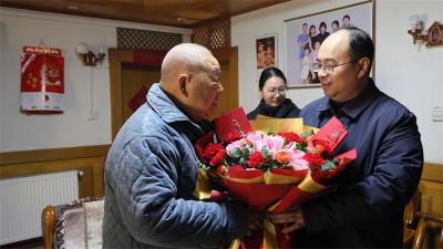 武义泉、王迪走访慰问市“四大家”老领导