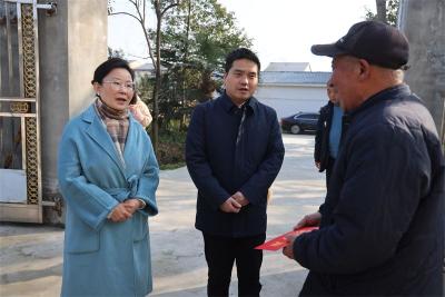 宜城市领导到小河镇开展走访慰问活动