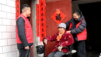 学雷锋践初心 社区志愿服务暖人心