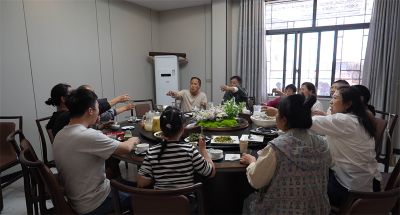 2026宜城半程马拉松圆满落幕 赛后美食街人气火爆