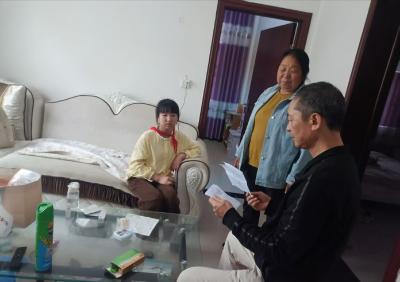 菜园小学：教师入户“话安全”，家校合力“防风险”