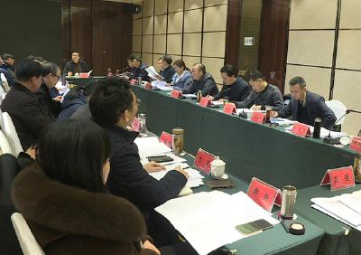 张学林主持召开市委常委（扩大）会议