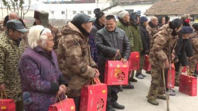 爱无处不在！总有风景令我们感动