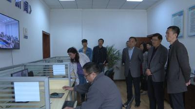 市创文办督导融媒体中心创文工作