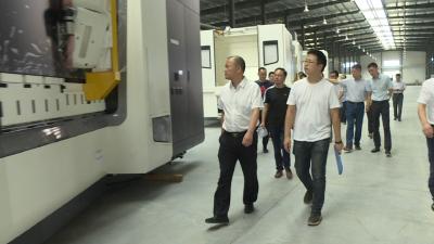 张学林到重点项目现场办公