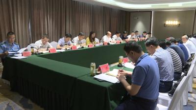 张学林主持召开市委常委（扩大）会议和全面深化改革委员会第四次会议