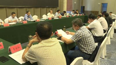 张学林主持召开市委常委会（扩大）会议
