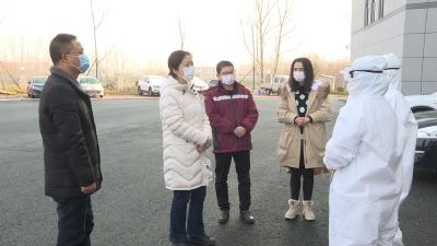 市领导慰问一线医务工作者