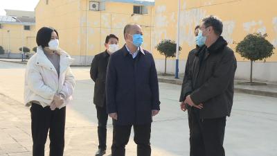 张学林调研粮食储备和市场供应情况