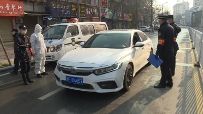 我市加强对城区主干道路防控巡逻