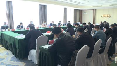 张学林主持市委中心组学习和市委常委会（扩大）会议
