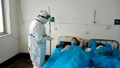 战“疫”故事：与最难缠的病魔较量 帮最危重的病人过关