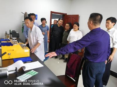 老河口举办实验室开放日活动