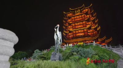 武汉黄鹤楼首次夜间开放，就来了一支“天团”……