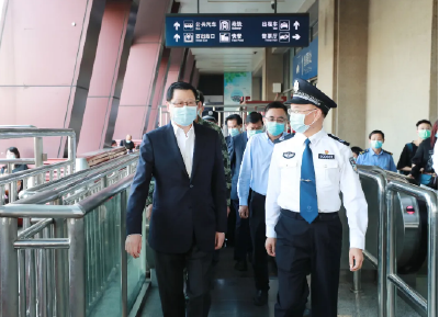 武昌火车站、黄鹤楼、昙华林……国庆中秋长假首日，应勇到武汉这些地方检查