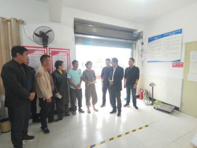 老河口：为贫困家庭大学生献爱心