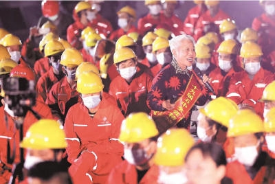 湖北日报头版：襄阳多种形式学习宣传贯彻五中全会精神