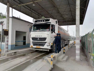 [创建为民 创建惠民]重拳出击整治道路运输市场