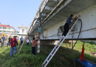 市公路建设中心消除光化汉江大桥桥下安全隐患