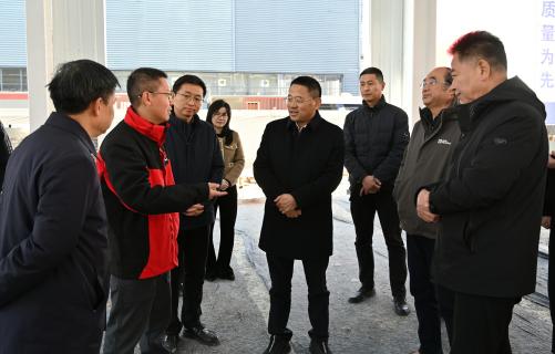 冯玉强调研部分工业企业和在建重点项目