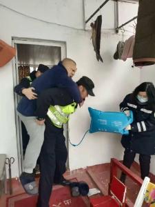 “他不是醉了，是中毒了！”