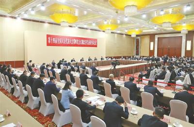 湖北代表团开放日侧记：从“何以吸引人”到“何以赢未来”