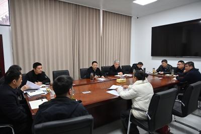 冯玉强接待来访群众