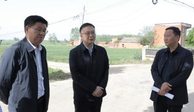 郭章新到孟楼镇调研