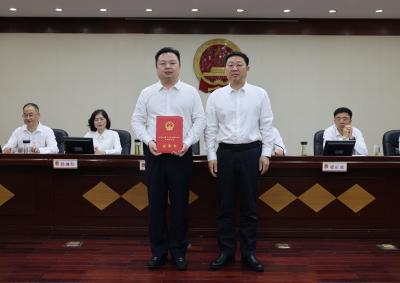 老河口市第十一届人民代表大会常务委员会第三十四次会议召开 任命冯晓濮为老河口市人民政府副市长、决定其代理市长