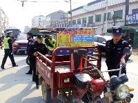 襄城公安分局开展交通整治专项行动